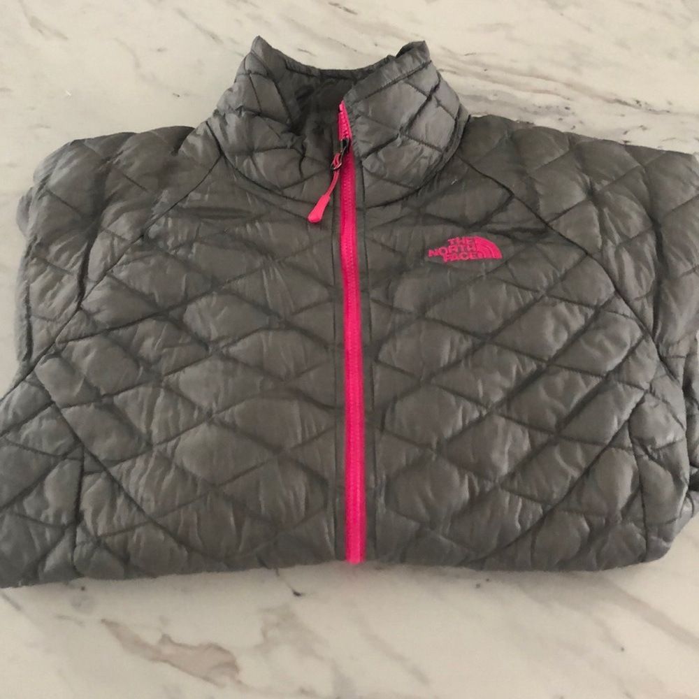 North face jacket thermoball